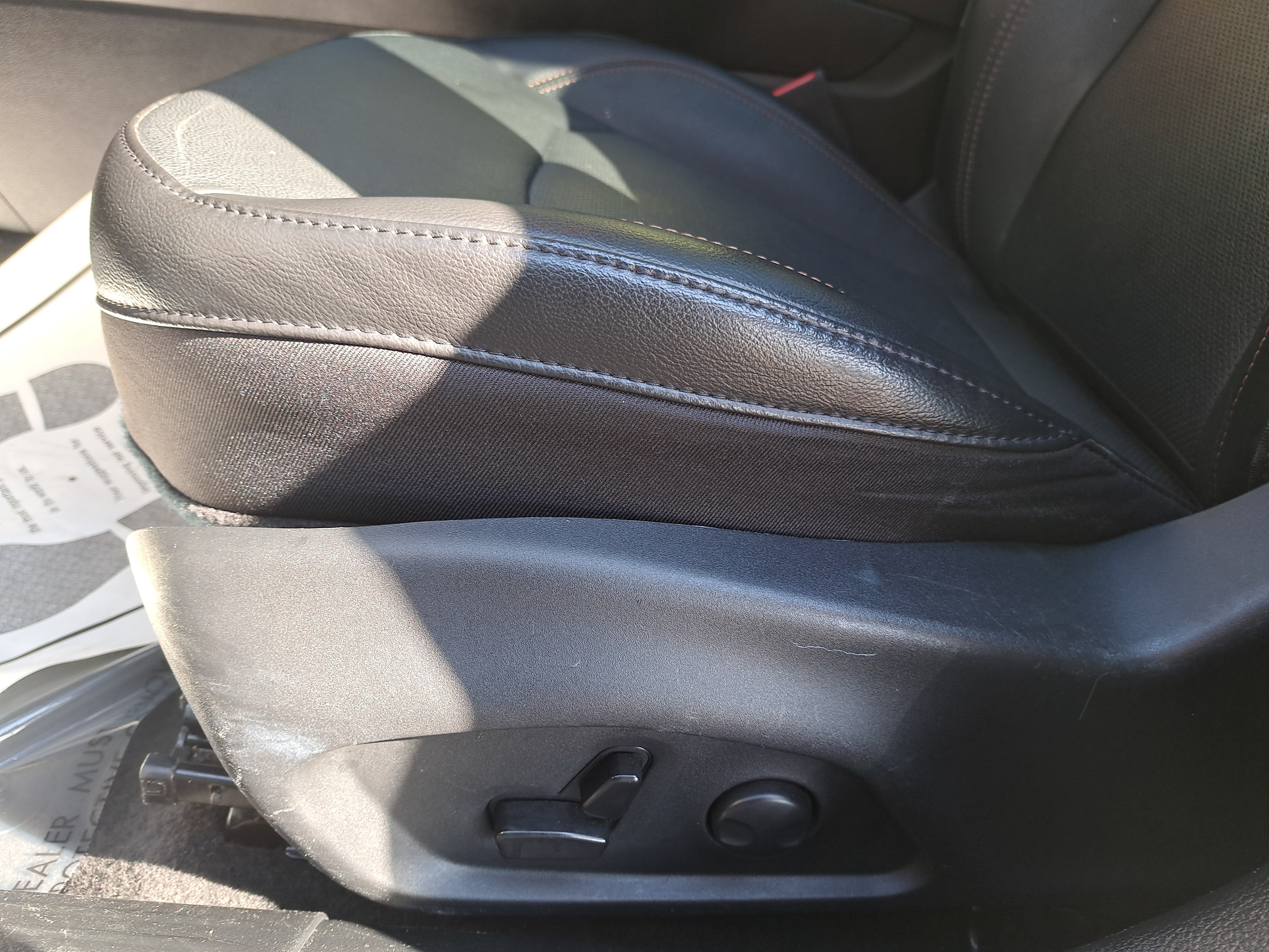 Used 2023 Jeep Compass Latitude w/ Sun and Sound Group AWD/4WD image 20
