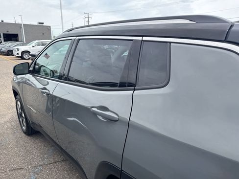 Used 2019 Jeep Compass Limited AWD/4WD image 11