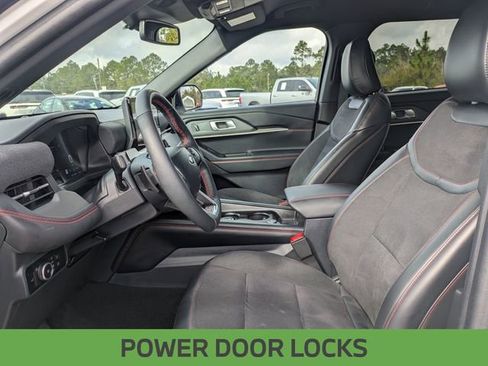 Used 2025 Ford Explorer ST image 14