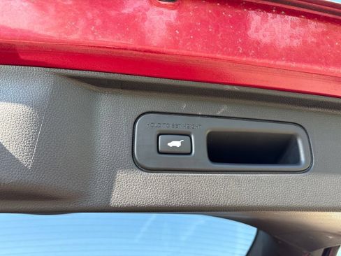 Used 2025 Honda Pilot Elite image 13