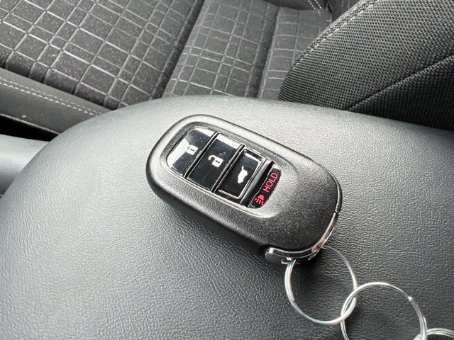 Used 2024 Honda HR-V LX image 29