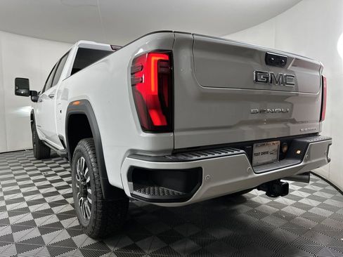 New 2025 GMC Sierra 2500 Denali Ultimate w/ Max Trailering Package image 4