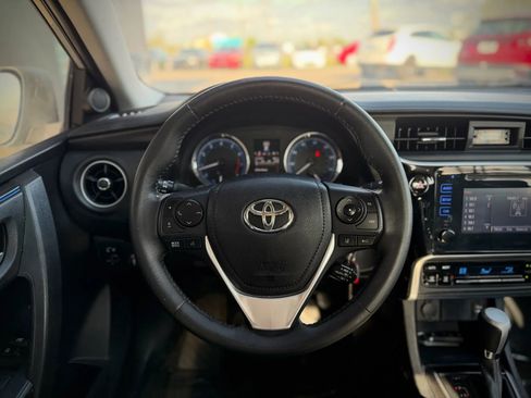 Used 2017 Toyota Corolla SE w/ Carpet Mat Package (TMS) image 9