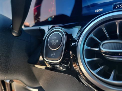 Certified 2025 Mercedes-Benz GLA 250 image 24