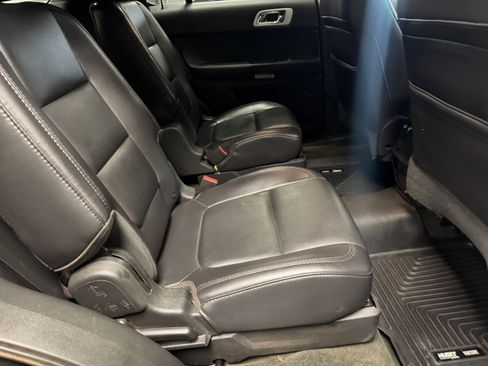 Used 2013 Ford Explorer XLT image 13