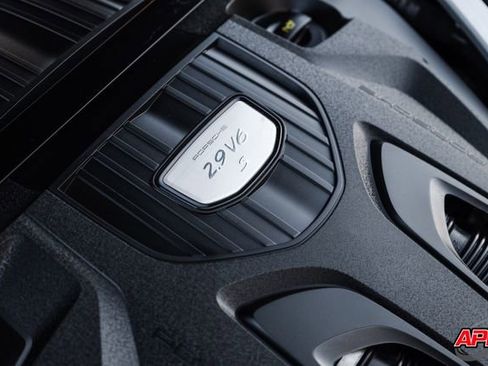 Used 2018 Porsche Panamera 4S image 82