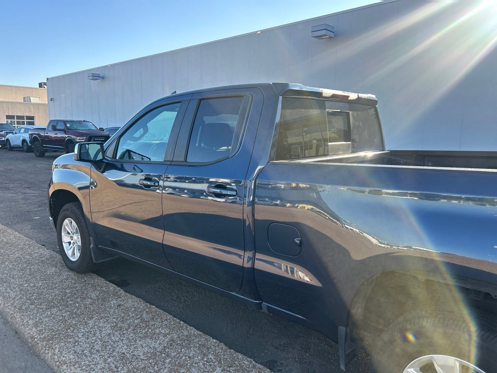 Used 2022 Chevrolet Silverado 1500 LT w/ Convenience Package II AWD/4WD image 29