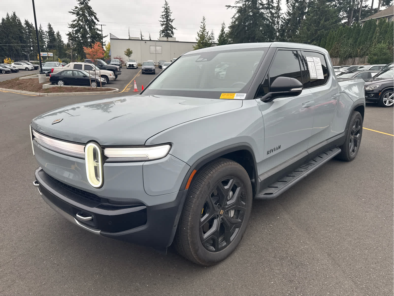 Used 2025 Rivian R1T Adventure Dual AWD/4WD image 3
