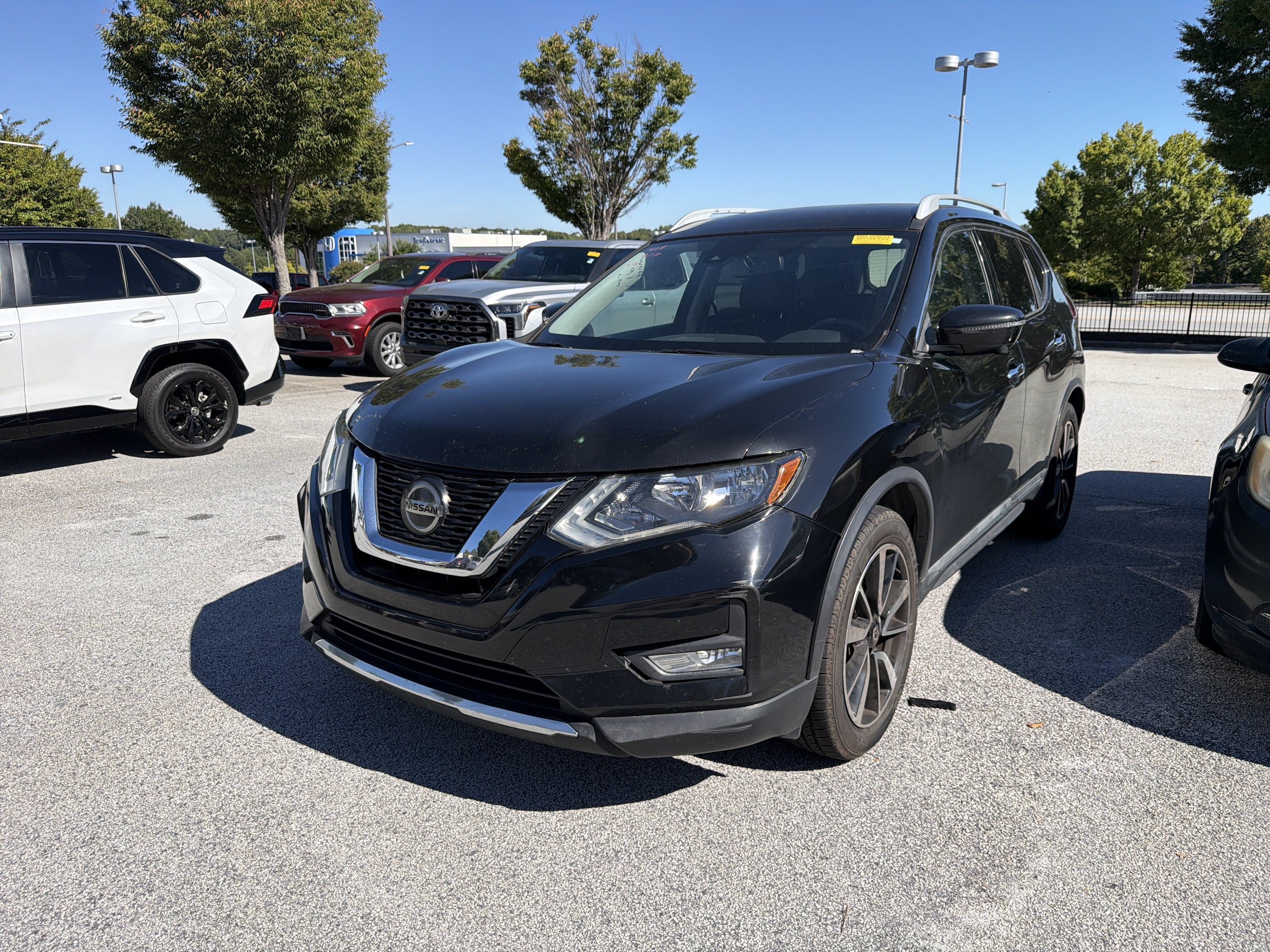 Used 2019 Nissan Rogue FWD image 3