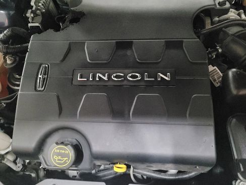 Used 2017 Lincoln Continental Select w/ Climate Package image 30