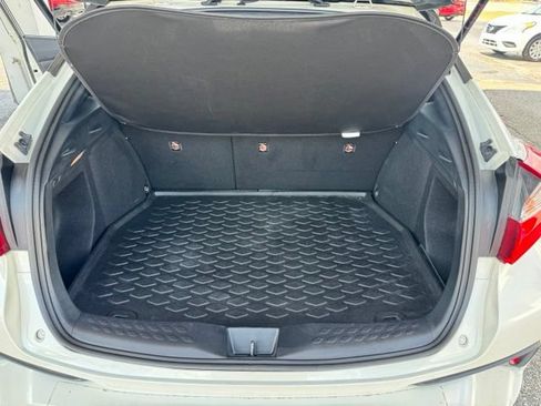 Used 2020 Toyota C-HR XLE FWD image 19