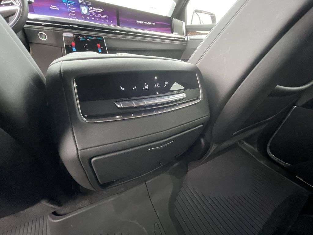 Used 2025 Cadillac Escalade Sport Platinum w/ LPO, ONYX Package AWD/4WD image 20