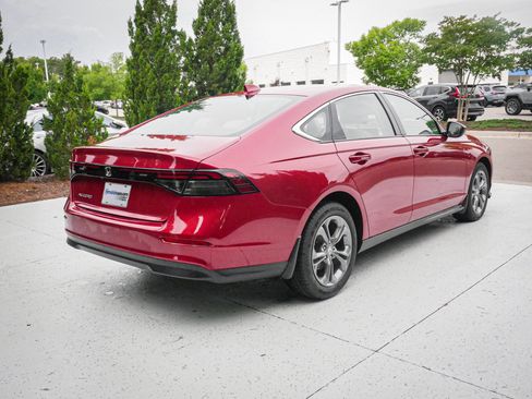 Used 2024 Honda Accord EX image 11