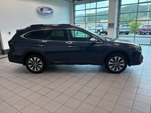 Used 2025 Subaru Outback Touring XT AWD/4WD image 8