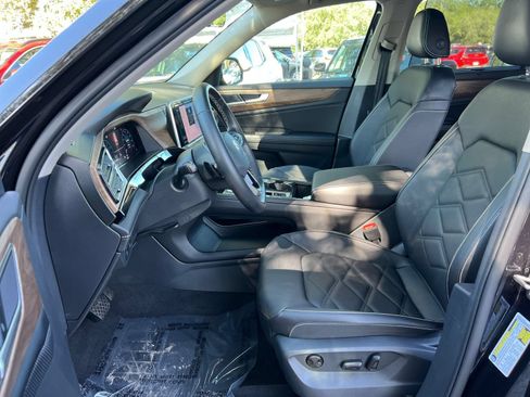 Used 2026 Volkswagen Atlas SE FWD image 28