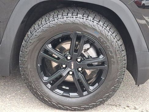 Used 2022 GMC Terrain AT4 image 8