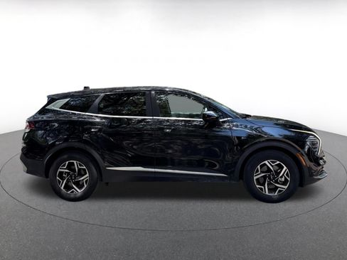 Used 2025 Kia Sportage LX FWD image 14