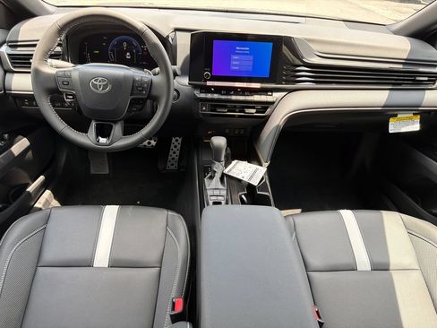 New 2026 Toyota Camry Hybrid FWD image 23