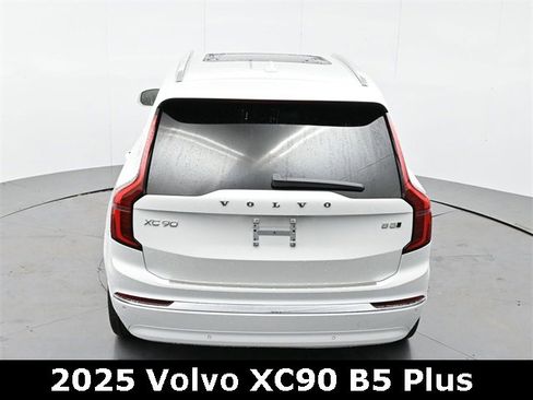 Used 2025 Volvo XC90 B5 Plus w/ Protection Package Premier image 39