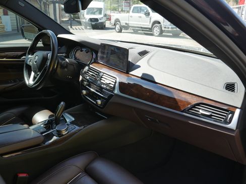 Used 2017 BMW 540i xDrive image 28