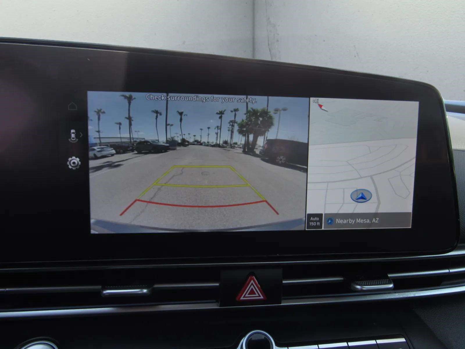 Used 2024 Hyundai Elantra SEL FWD image 18