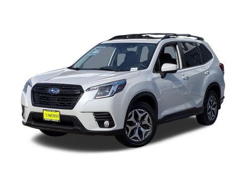 Used 2023 Subaru Forester Premium AWD/4WD image 1