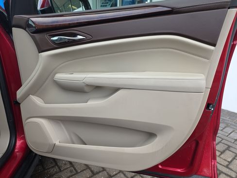 Used 2011 Cadillac SRX Luxury image 32