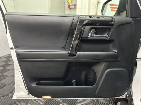 Used 2020 Toyota 4Runner Venture image 19