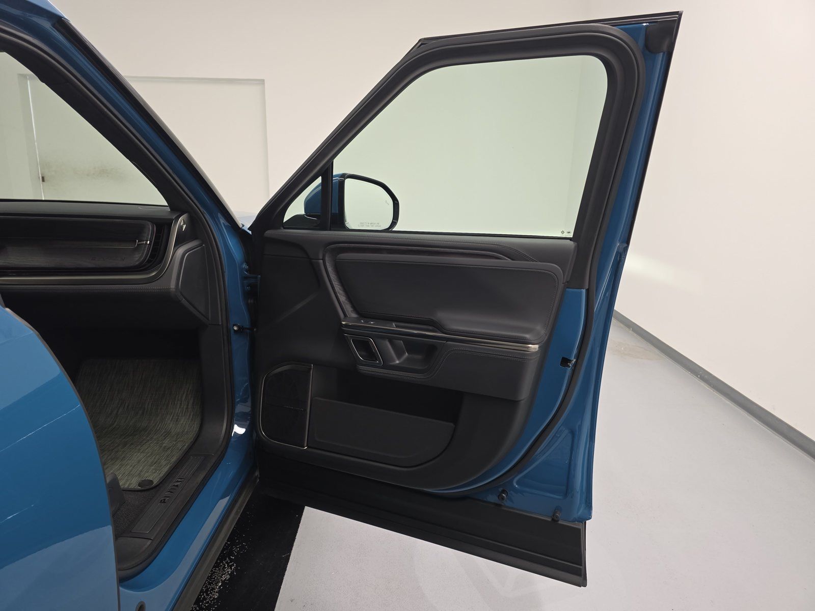 Used 2022 Rivian R1T Launch Edition AWD/4WD image 18