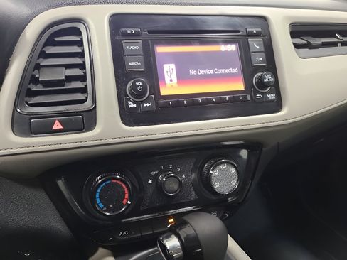 Used 2021 Honda HR-V LX image 26