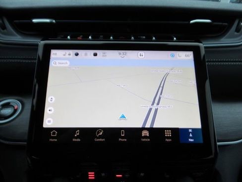 New 2025 Jeep Grand Cherokee Limited w/ Luxury Tech Group II image 22