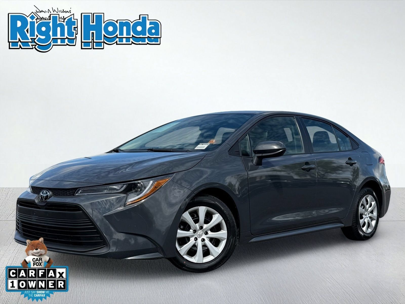 Used 2025 Toyota Corolla LE FWD image 1