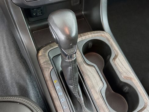 Used 2022 GMC Canyon Denali image 19