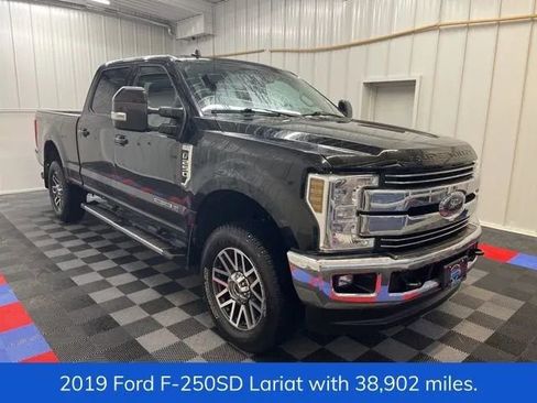 Used 2019 Ford F250 Lariat w/ Lariat Ultimate Package image 3