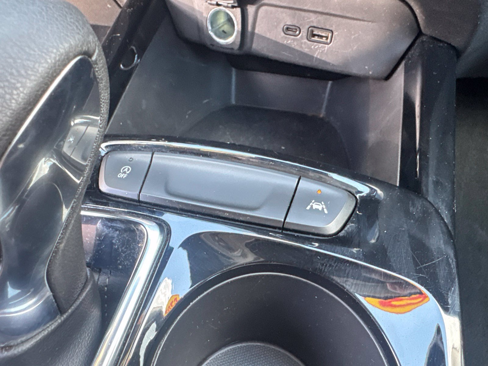 Used 2025 Chevrolet Trax LT FWD image 24