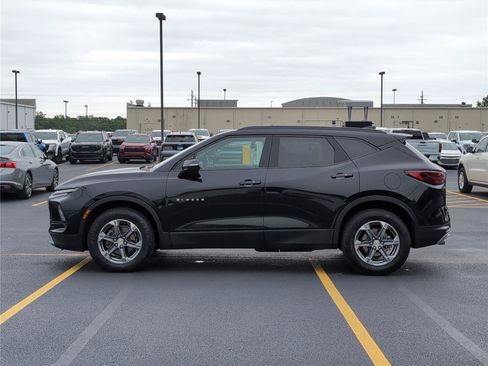 Used 2023 Chevrolet Blazer LT AWD/4WD image 2