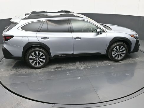 Used 2025 Subaru Outback Touring XT image 33