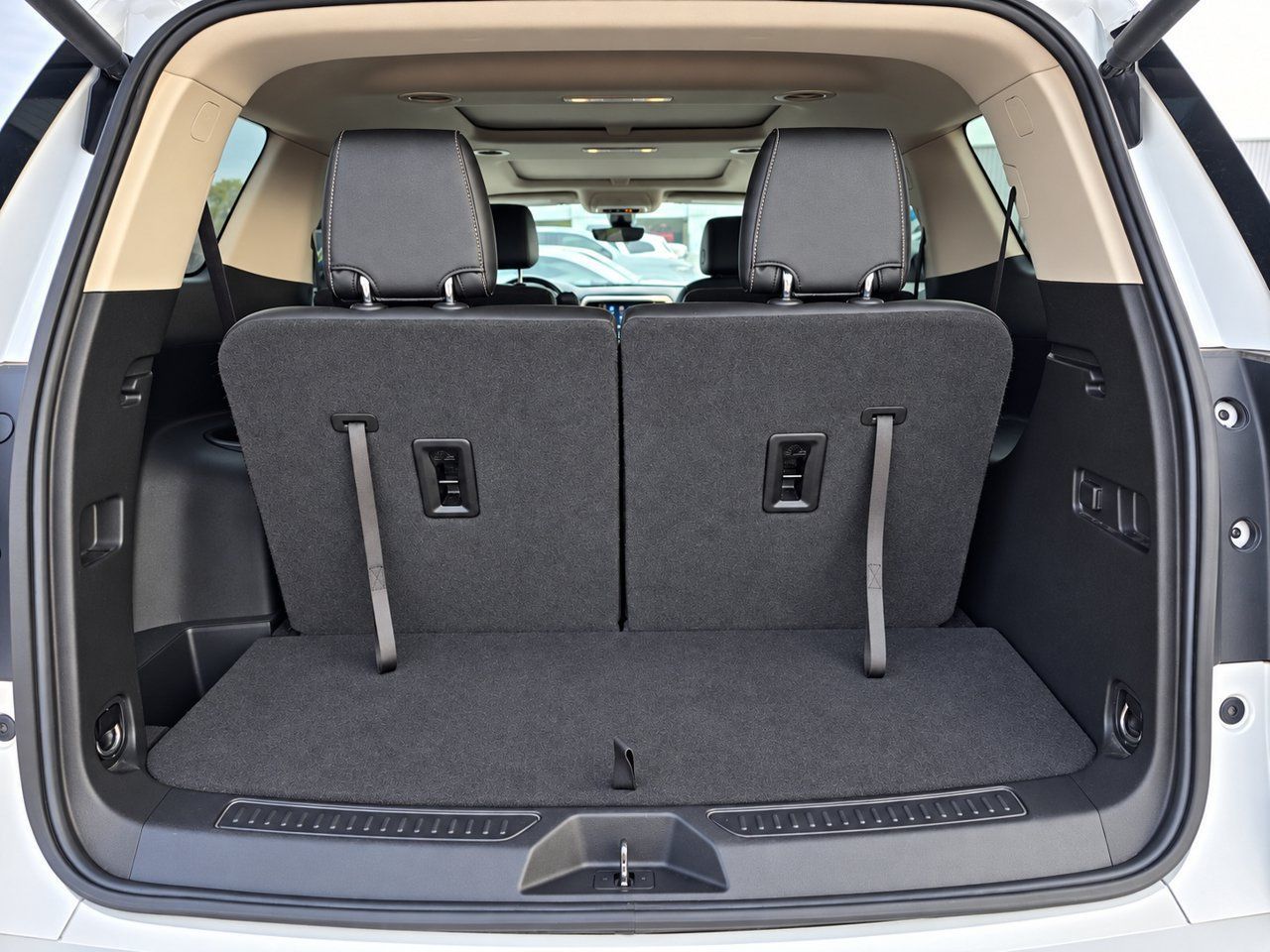 Used 2021 GMC Acadia Denali w/ Denali Technology Package FWD image 30