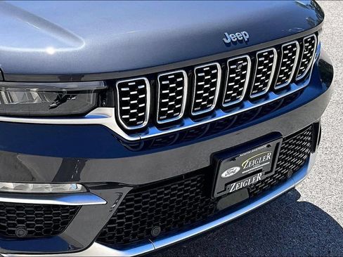 Used 2022 Jeep Grand Cherokee Summit w/ Advanced Protech Group IV AWD/4WD image 30