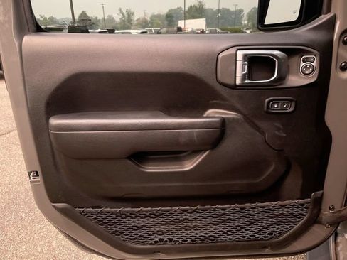 Used 2023 Jeep Gladiator Mojave w/ LED Lighting Group AWD/4WD image 23