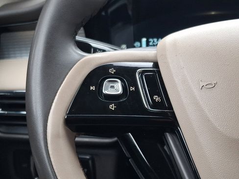 Used 2024 Lincoln Corsair AWD w/ Equipment Group 101A image 21