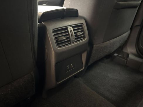 Used 2023 Nissan Rogue SV FWD image 23