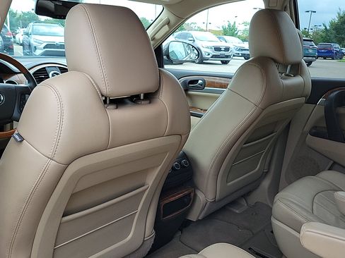 Used 2009 Buick Enclave CXL w/ Driver Confidence Package FWD image 12