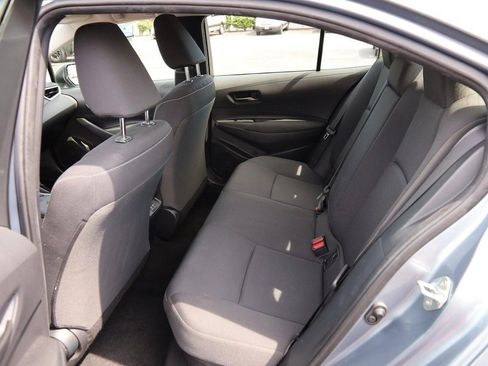 Used 2025 Toyota Corolla LE FWD image 9