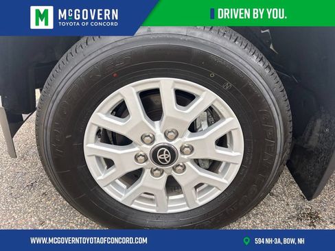 Used 2025 Toyota Tacoma SR5 AWD/4WD image 14