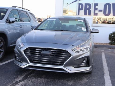 Used 2018 Hyundai Sonata Limited image 12