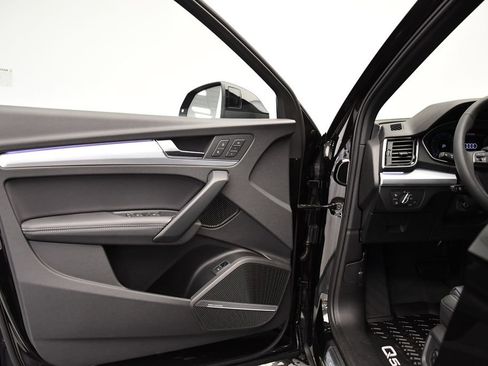 Certified 2025 Audi Q5 2.0T Premium Plus image 32