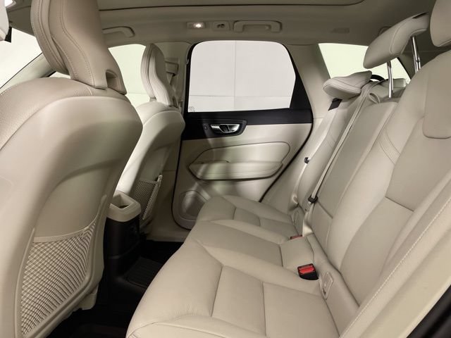 Certified 2025 Volvo XC60 T8 Plus w/ Protection Package Premier AWD/4WD image 24