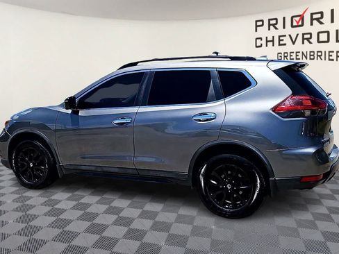 Used 2018 Nissan Rogue SV w/ Premium Package FWD image 6