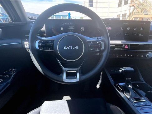 Used 2025 Kia K5 LXS FWD image 5